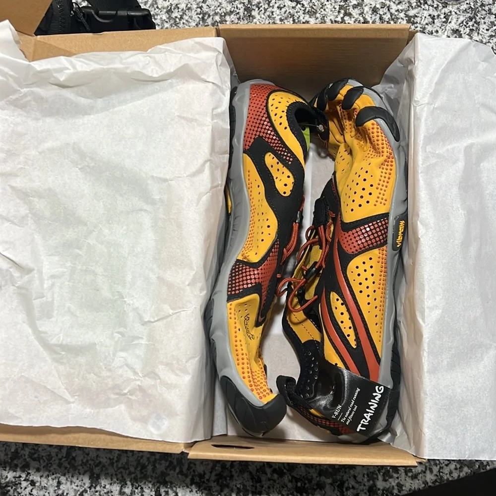 Vibram fiver finger V- run (training) shoes - never worn - Picture 4 of 12
